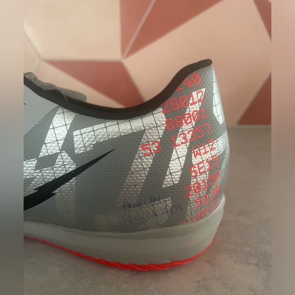 Nike Phantom Venom Academy Soccer Shoes - Picture 6 of 8